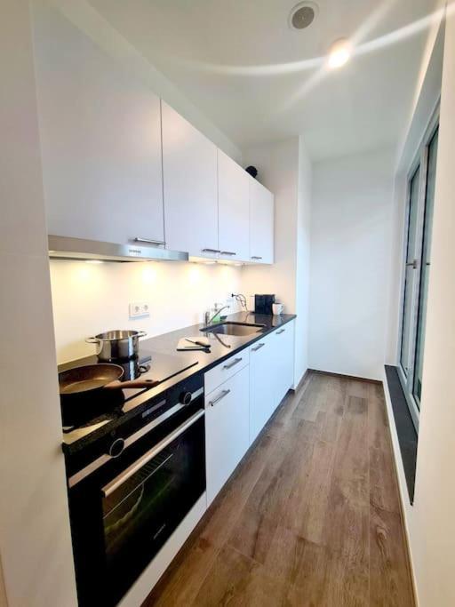 Appartement Luxury One Bedroom With Free Parking *